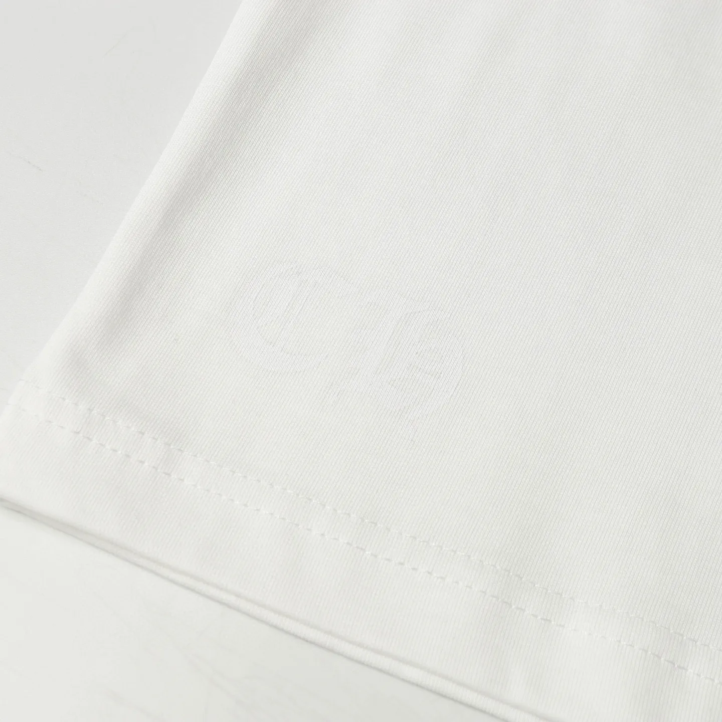 🅿️170 Chrome hearte/Chrome heart ch 25ss early spring new Sanskrit printed short-sleeved T-shirt. A must-have item for daily commuting for men and women in light luxury. The correct version is welcome to compare. Detailed features: ·280 grams of 100% pure cotton double yarn jersey fabric. ·Custom-dyed in the same vat with special thickened 32 counts of double-strand 1x1 thread. ·Double-needle cross-stitch technology. ·Original main mark washed hangtag. Color: black white. Size: XS-L